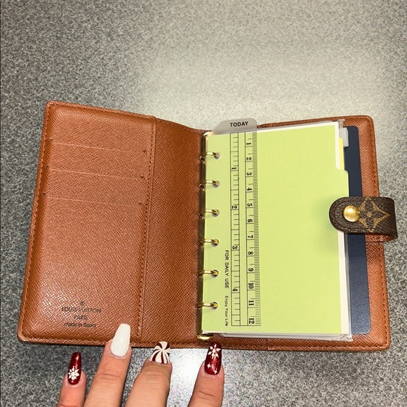 Louis Vuitton PM Agenda - Picture 10 of 13